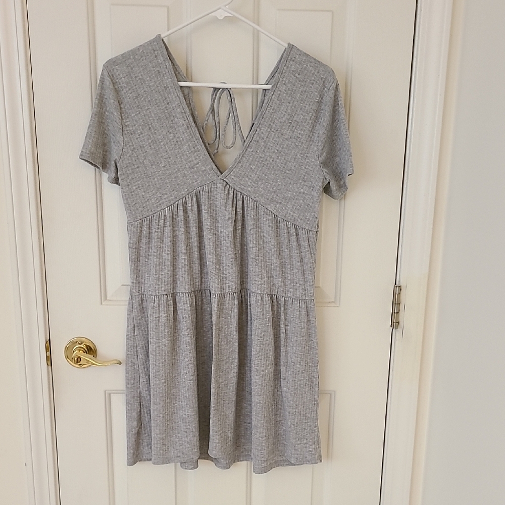 Gray V-Neck Short Sleeve Dress